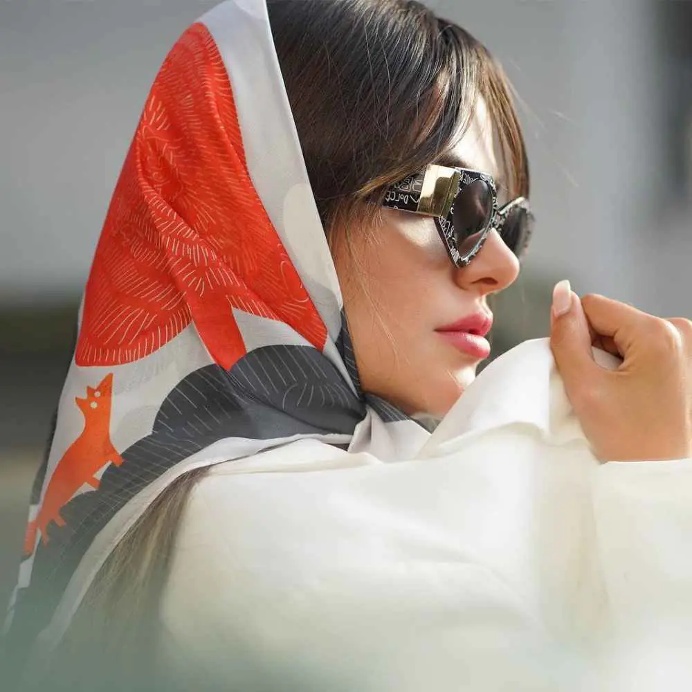 چگونه با مینی‌اسکارف استایل خاص‌تری داشته باشیم؟